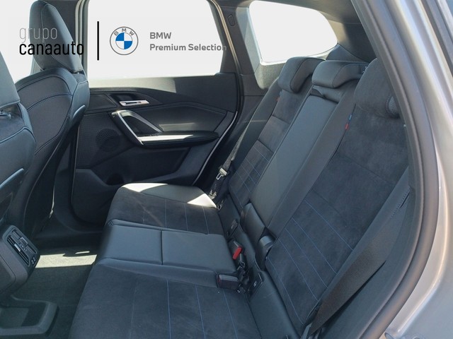 BMW X1 xDrive30e color Gris Plata. Año 2024. 240KW(326CV). Híbrido Electro/Gasolina. En concesionario TACO de Sta. C. Tenerife