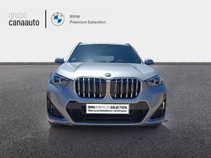 Fotos de BMW X1 xDrive30e color Gris Plata. Año 2024. 240KW(326CV). Híbrido Electro/Gasolina. En concesionario TACO de Sta. C. Tenerife