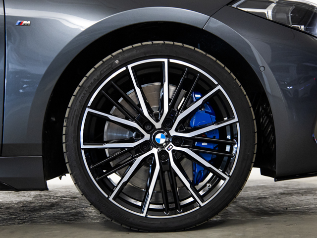 BMW Serie 1 M135i color Gris. Año 2021. 225KW(306CV). Gasolina. En concesionario BMW Fuenteolid Valladolid de Valladolid