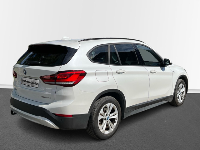 BMW X1 xDrive25e color Blanco. Año 2021. 162KW(220CV). Híbrido Electro/Gasolina. En concesionario Murcia Premium S.L. AV DEL ROCIO de Murcia