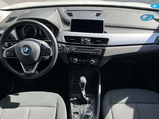 BMW X1 xDrive25e color Blanco. Año 2021. 162KW(220CV). Híbrido Electro/Gasolina. En concesionario Murcia Premium S.L. AV DEL ROCIO de Murcia