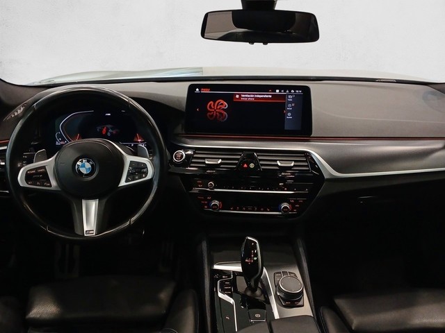 BMW Serie 5 520d color Gris. Año 2021. 140KW(190CV). Diésel. En concesionario Enekuri Motor de Vizcaya