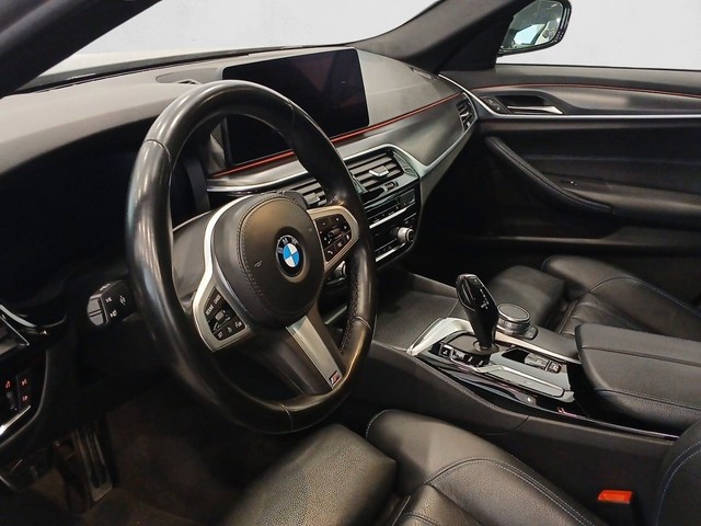 BMW Serie 5 520d color Gris. Año 2021. 140KW(190CV). Diésel. En concesionario Enekuri Motor de Vizcaya