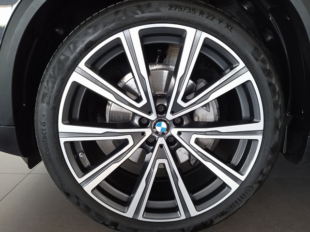 BMW X5 xDrive30d color Gris oscuro. Año 2021. 210KW(286CV). Diésel. En concesionario ALBAMOCION CIUDAD REAL de Ciudad Real