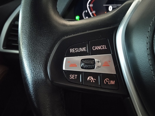 BMW X5 xDrive30d color Gris oscuro. Año 2021. 210KW(286CV). Diésel. En concesionario ALBAMOCION CIUDAD REAL de Ciudad Real