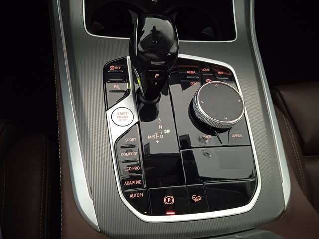 BMW X5 xDrive30d color Gris oscuro. Año 2021. 210KW(286CV). Diésel. En concesionario ALBAMOCION CIUDAD REAL de Ciudad Real