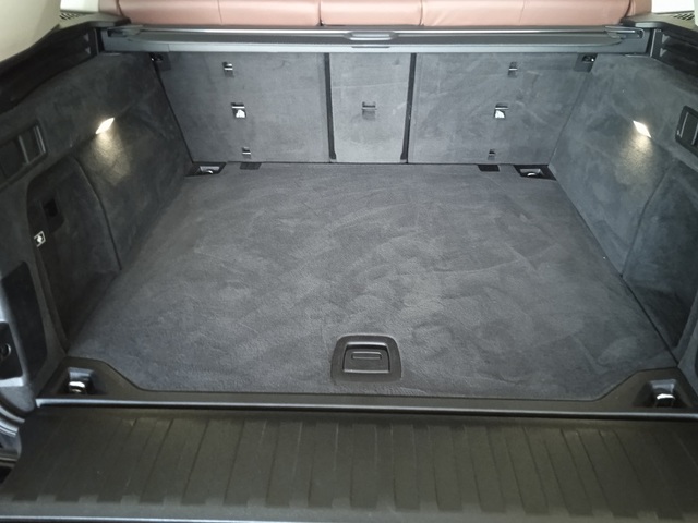 BMW X5 xDrive30d color Gris oscuro. Año 2021. 210KW(286CV). Diésel. En concesionario ALBAMOCION CIUDAD REAL de Ciudad Real