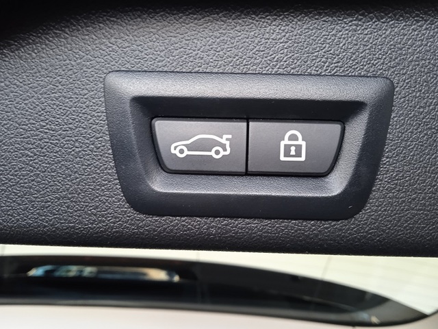 BMW X5 xDrive30d color Gris oscuro. Año 2021. 210KW(286CV). Diésel. En concesionario ALBAMOCION CIUDAD REAL de Ciudad Real