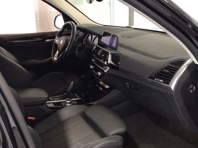 BMW X3 xDrive20d color Negro. Año 2021. 140KW(190CV). Diésel. En concesionario BYmyCAR Madrid - Algete de Madrid