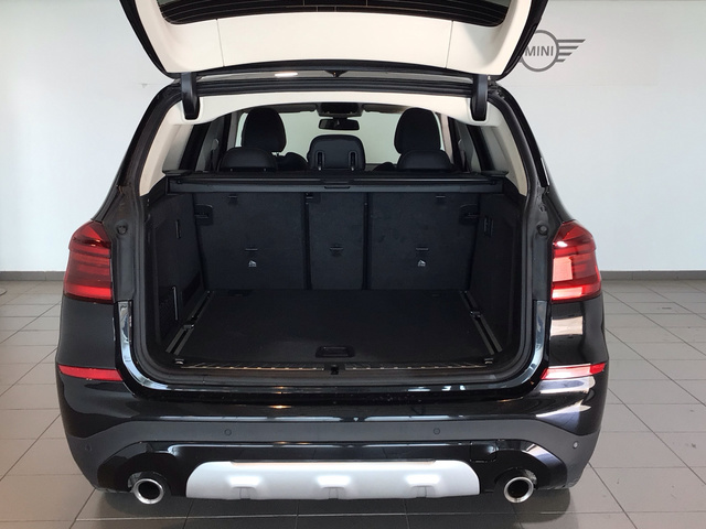 BMW X3 xDrive20d color Negro. Año 2021. 140KW(190CV). Diésel. En concesionario BYmyCAR Madrid - Algete de Madrid