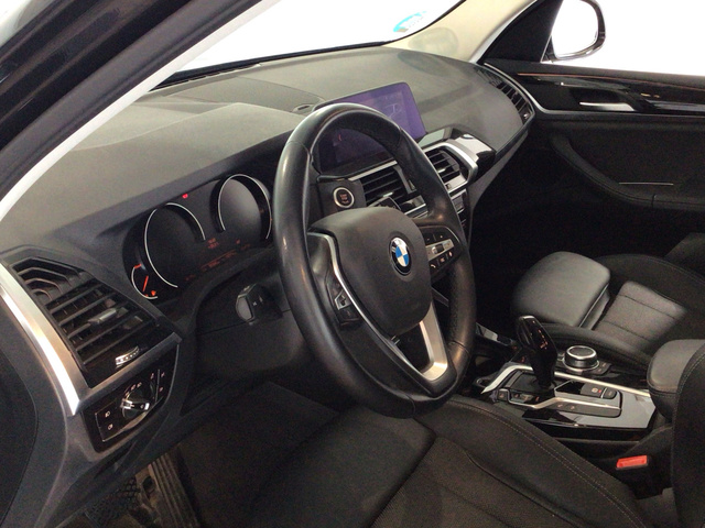 BMW X3 xDrive20d color Negro. Año 2021. 140KW(190CV). Diésel. En concesionario BYmyCAR Madrid - Algete de Madrid