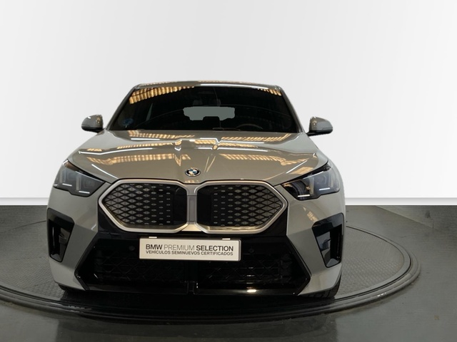 BMW iX2 xDrive30 color Gris. Año 2024. 230KW(313CV). Eléctrico. En concesionario Proa Premium Palma de Illes Balears