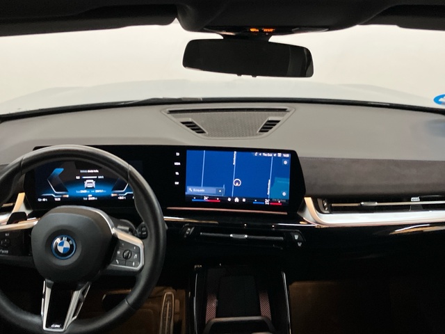 BMW iX2 xDrive30 color Gris. Año 2024. 230KW(313CV). Eléctrico. En concesionario Proa Premium Palma de Illes Balears