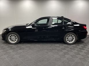 Fotos de BMW Serie 3 318d color Negro. Año 2022. 110KW(150CV). Diésel. En concesionario Maberauto de Castellón