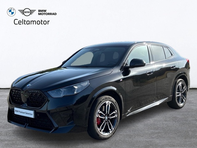BMW X2 sDrive20i color Negro. Año 2025. 125KW(170CV). Gasolina. En concesionario Celtamotor Caldas Reis de Pontevedra