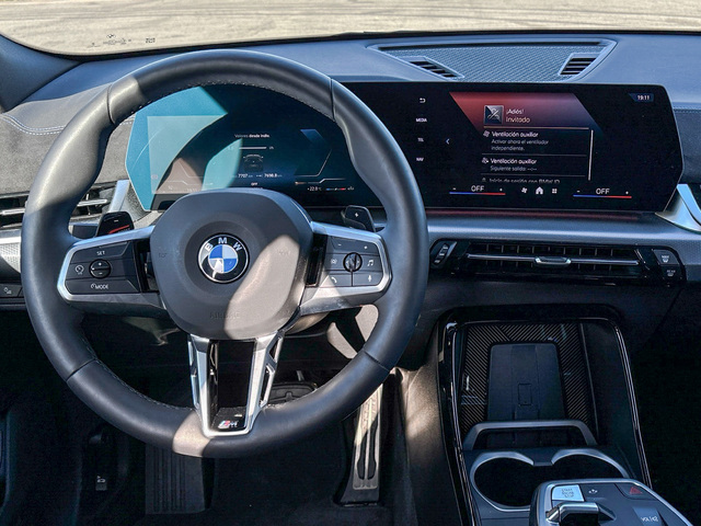 BMW X2 sDrive20i color Negro. Año 2025. 125KW(170CV). Gasolina. En concesionario Celtamotor Caldas Reis de Pontevedra