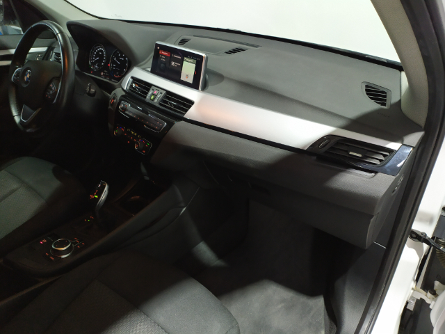 BMW X1 sDrive18d color Blanco. Año 2022. 110KW(150CV). Diésel. En concesionario Hispamovil, Orihuela de Alicante