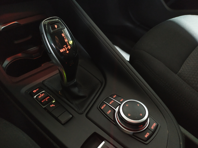 BMW X1 sDrive18d color Blanco. Año 2022. 110KW(150CV). Diésel. En concesionario Hispamovil, Orihuela de Alicante