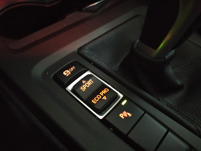 BMW X1 sDrive18d color Blanco. Año 2022. 110KW(150CV). Diésel. En concesionario Hispamovil, Orihuela de Alicante