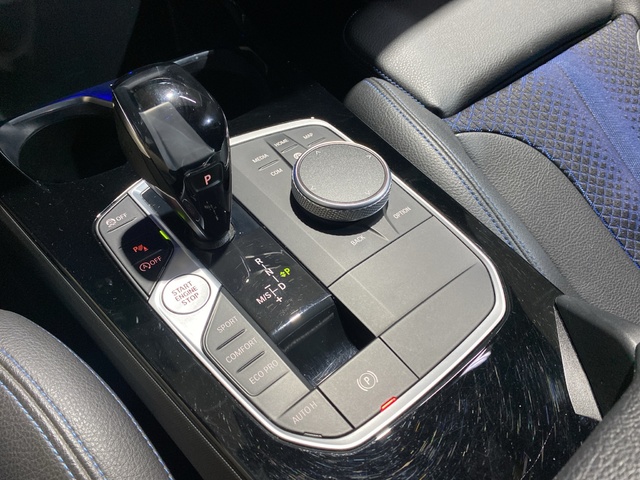 BMW Serie 1 118d color Blanco. Año 2021. 110KW(150CV). Diésel. En concesionario Hispamovil Elche de Alicante