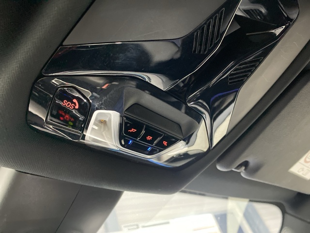 BMW Serie 1 118d color Blanco. Año 2021. 110KW(150CV). Diésel. En concesionario Hispamovil Elche de Alicante