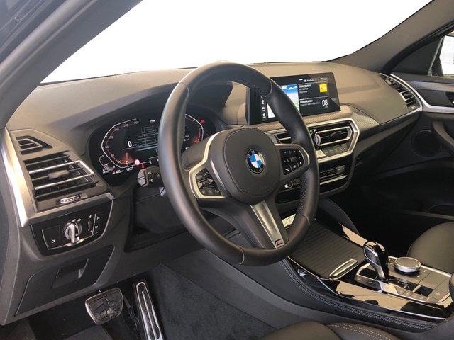 BMW X4 xDrive20d color Negro. Año 2025. 140KW(190CV). Diésel. En concesionario Vehinter Getafe de Madrid
