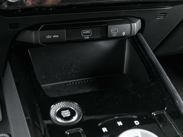 Foto 21 Kia Niro 1.6 GDi HEV Drive 104 kW (141 CV)