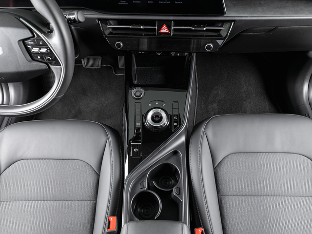 Foto 23 Kia Niro 1.6 GDi HEV Drive 104 kW (141 CV)