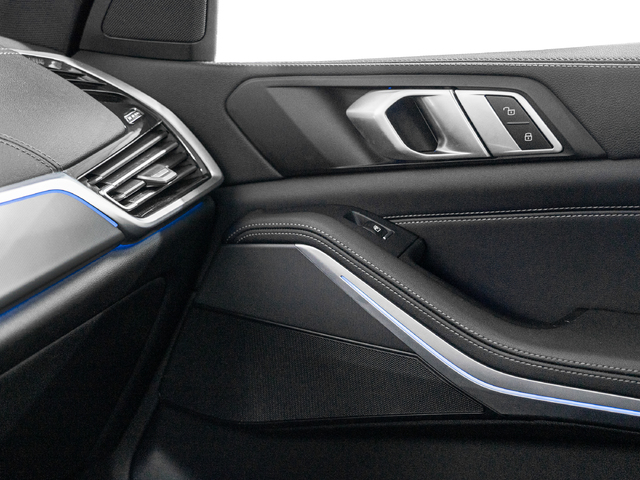 BMW X5 xDrive45e color Blanco. Año 2023. 290KW(394CV). Híbrido Electro/Gasolina. En concesionario Caetano Cuzco, Alcalá de Madrid