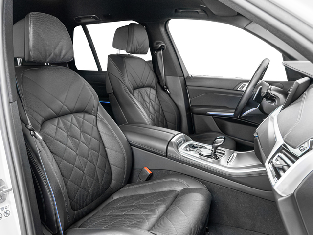 BMW X5 xDrive45e color Blanco. Año 2023. 290KW(394CV). Híbrido Electro/Gasolina. En concesionario Caetano Cuzco, Alcalá de Madrid