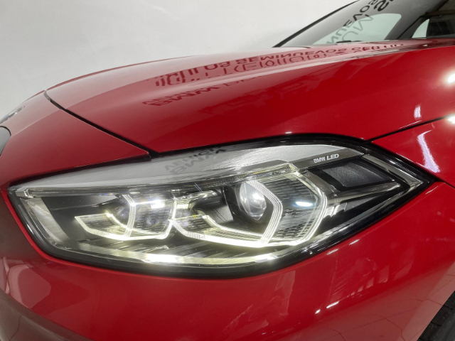 BMW Serie 1 116d color Rojo. Año 2024. 85KW(116CV). Diésel. En concesionario Hispamovil Elche de Alicante