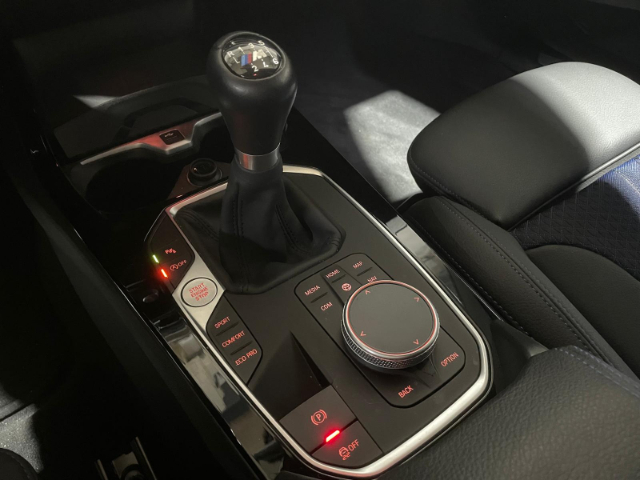 BMW Serie 1 116d color Rojo. Año 2024. 85KW(116CV). Diésel. En concesionario Hispamovil Elche de Alicante