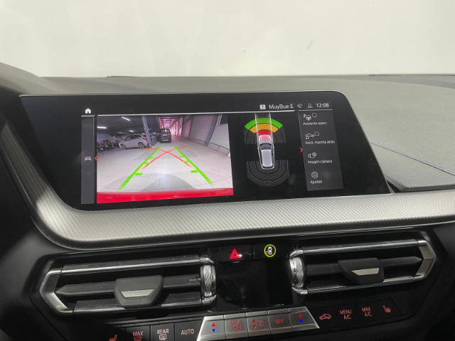 BMW Serie 1 116d color Rojo. Año 2024. 85KW(116CV). Diésel. En concesionario Hispamovil Elche de Alicante