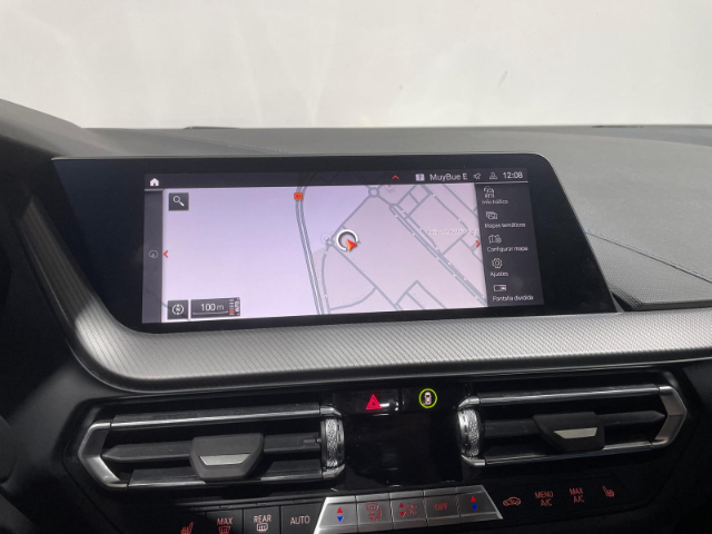 BMW Serie 1 116d color Rojo. Año 2024. 85KW(116CV). Diésel. En concesionario Hispamovil Elche de Alicante