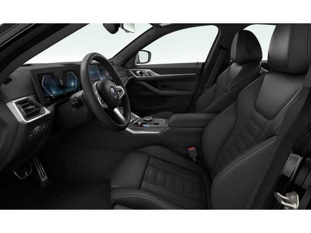 BMW i4 eDrive40 color Negro. Año 2024. 250KW(340CV). Eléctrico. En concesionario Motri Motor Jaén de Jaén