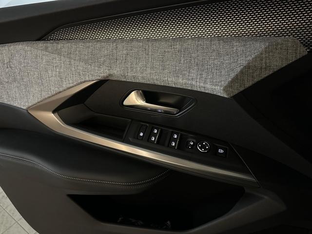 Foto 23 Peugeot 5008 Hybrid 1.2 Allure eDCS6 107 kW (145 CV)