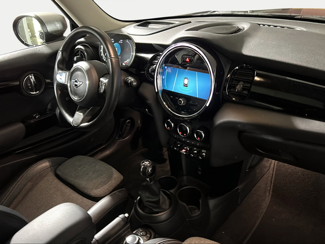 fotoG 7 del MINI MINI Cooper 100 kW (136 CV) 136cv Gasolina del 2021 en Sevilla