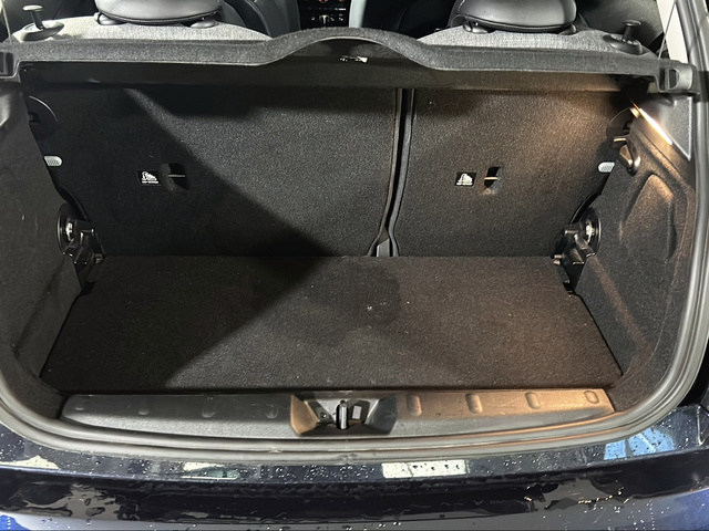 fotoG 10 del MINI MINI Cooper 100 kW (136 CV) 136cv Gasolina del 2021 en Sevilla