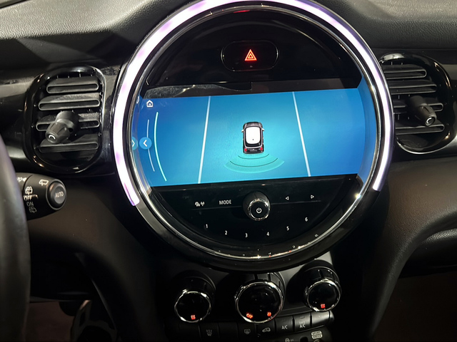 fotoG 14 del MINI MINI Cooper 100 kW (136 CV) 136cv Gasolina del 2021 en Sevilla