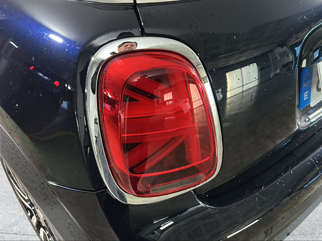 fotoG 16 del MINI MINI Cooper 100 kW (136 CV) 136cv Gasolina del 2021 en Sevilla