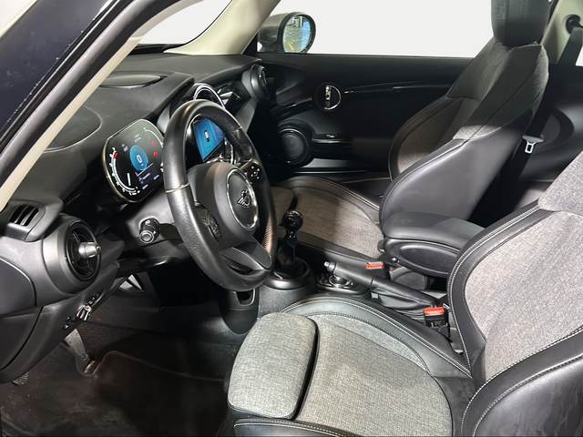 fotoG 17 del MINI MINI Cooper 100 kW (136 CV) 136cv Gasolina del 2021 en Sevilla