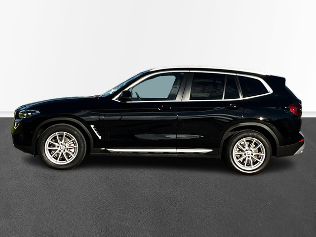 BMW X3 xDrive20d color Negro. Año 2023. 140KW(190CV). Diésel. En concesionario Murcia Premium S.L. AV DEL ROCIO de Murcia