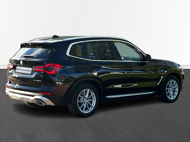 BMW X3 xDrive20d color Negro. Año 2023. 140KW(190CV). Diésel. En concesionario Murcia Premium S.L. AV DEL ROCIO de Murcia