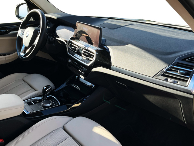 BMW X3 xDrive20d color Negro. Año 2023. 140KW(190CV). Diésel. En concesionario MURCIA PREMIUM S.L. JUAN CARLOS I de Murcia