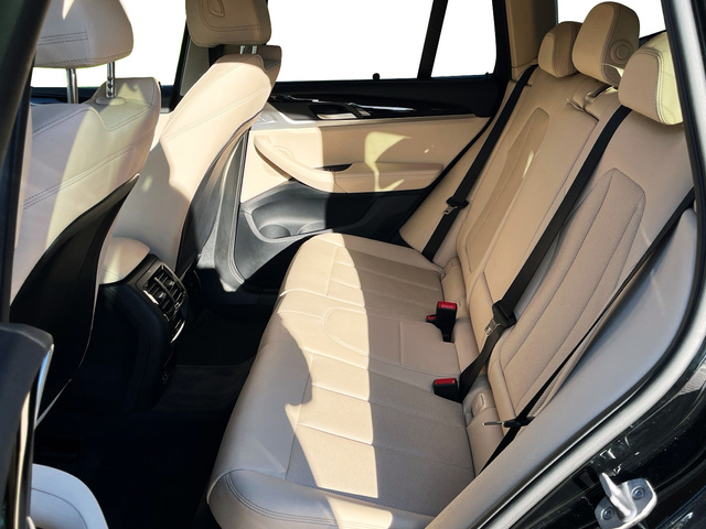 BMW X3 xDrive20d color Negro. Año 2023. 140KW(190CV). Diésel. En concesionario MURCIA PREMIUM S.L. JUAN CARLOS I de Murcia