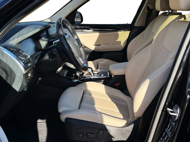 BMW X3 xDrive20d color Negro. Año 2023. 140KW(190CV). Diésel. En concesionario MURCIA PREMIUM S.L. JUAN CARLOS I de Murcia