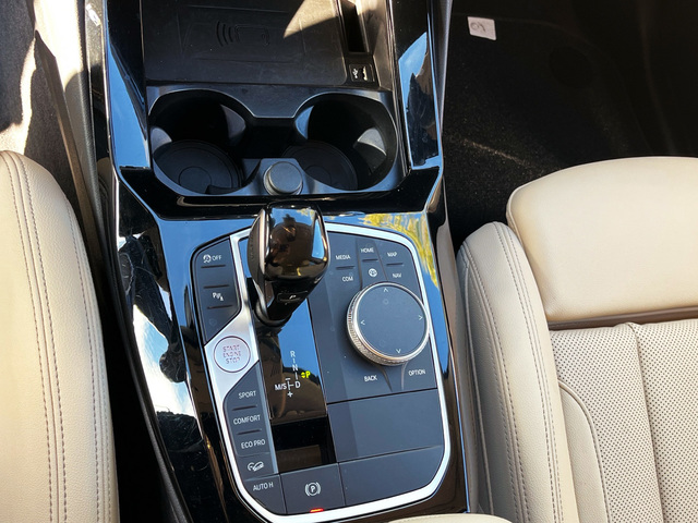 BMW X3 xDrive20d color Negro. Año 2023. 140KW(190CV). Diésel. En concesionario MURCIA PREMIUM S.L. JUAN CARLOS I de Murcia