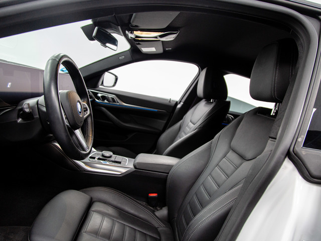 BMW i4 eDrive40 color Blanco. Año 2024. 250KW(340CV). Eléctrico. En concesionario Móvil Begar Alicante de Alicante