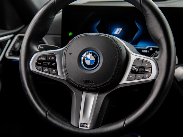 BMW i4 eDrive40 color Blanco. Año 2024. 250KW(340CV). Eléctrico. En concesionario Móvil Begar Alicante de Alicante