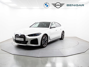 Fotos de BMW i4 eDrive40 color Blanco. Año 2024. 250KW(340CV). Eléctrico. En concesionario Móvil Begar Alicante de Alicante